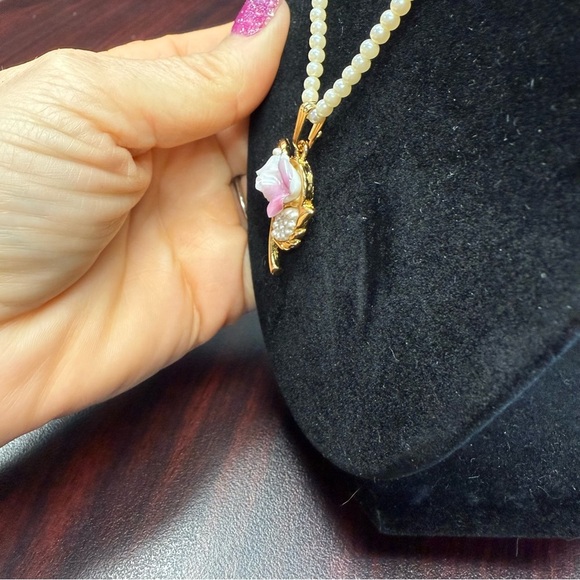 Avon “Porcelain Blossom” Gold and Pink Necklace with Heart Pendant NIB 1991 - Picture 8 of 9